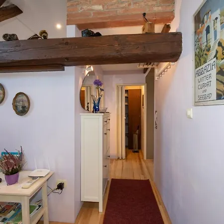 In With Air Condition, Wifi, Washing Machine Appartamento Abbazia