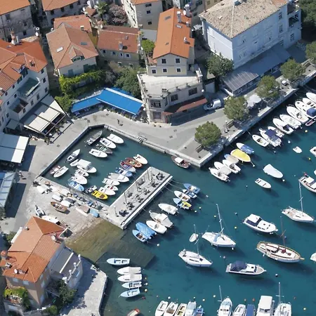In With Air Condition, Wifi, Washing Machine Opatija